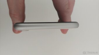 iPhone SE 64GB - 6