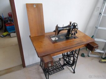Šicí stroj Lada - 6