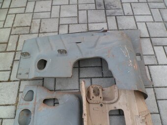 PODBĚHY A PODLAHA KUFRU ŠKODA 100, 110R, 1000 - 6