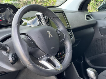 🚗 Peugeot 208 1.2i KLIMA 2015 PANORAMA TEMPOMAT - 6