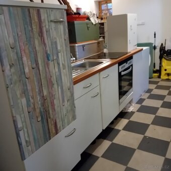 Moderní kuchyňská linka včetně trouby - 6