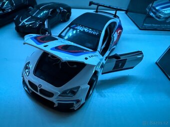 Kovový model 1:32 BMW M6 GT3, jako nový - 6