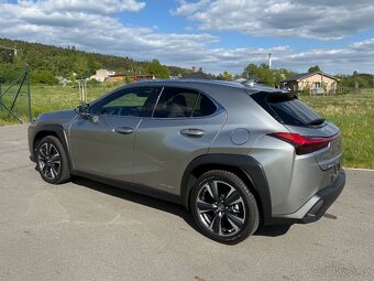 Lexus UX 250h, 2.0L Hybrid - 6