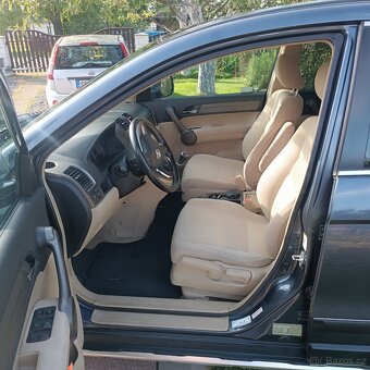 Prodám Hondu CR-V 4x4 - výbava EXECUTIVE - 6