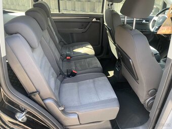 Volkswagen Touran 2.0 TDi 177000KM 7-MÍST r.v. 2011 SERVISKA - 6