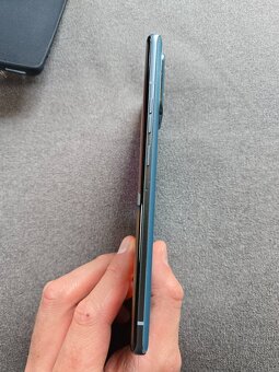 Motorola EDGE 40 Pro - 6