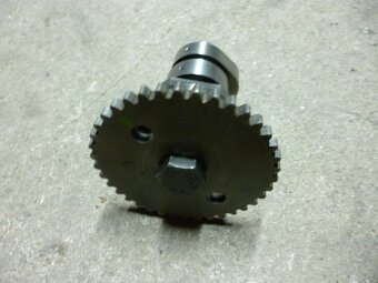 Peugeot Metropolis 400i. Vačková hřídel. Od 2013 - 6