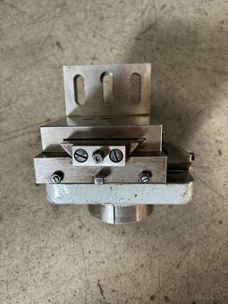 Úhelník pro SV18RA, R - 6