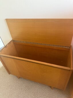 Dřevěný psací stůl 4x a perinaky - 6