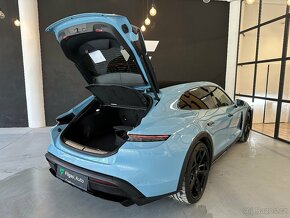 PORSCHE TAYCAN 4 CROSS TURISMO 467HP ZÁRUKA DO 6/2027 - 6