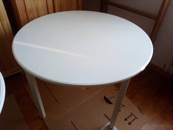 Prodám kulatý stůl bílý 105cm - 6