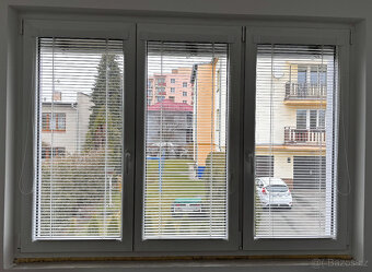 15x Žaluzie vnitřní (okno, dveře) + příslušenství - 6