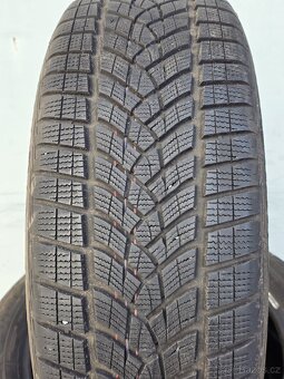 235/50/19 zimní pneu Goodyear UltraGrip SUV - 6
