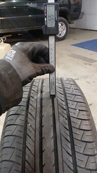 225/55R18 Yokohama Bluearth e70 - 6