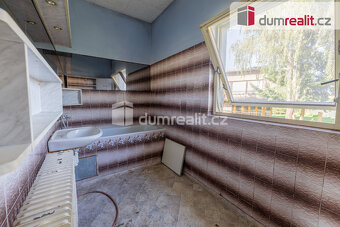Prodej rodinného domu 4+1, s pozemkem 660 m2 - Vroutek - 6