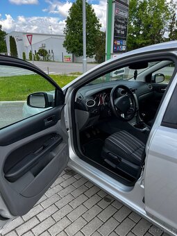 Ford Focus 2.0 TDCI 2009 rok - 6