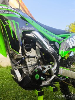Kawasaki KXF 250 - 6