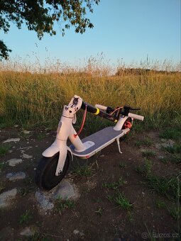 Xiaomi Mi Electric Scooter 3 – skvělý stav, 25 km dojezd - 6