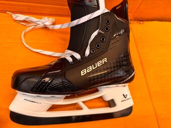 BRUSLE BAUER SUPREME SHADOW TI + NOŽE FLY-TI, 44/8,5 FIT2 - 6