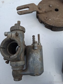 ČZ , karburátory , brzdový štít kola. Predvalka. Válka. - 6