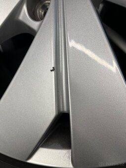 VW Golf IIV R18 Zánovní zimní sada - 6