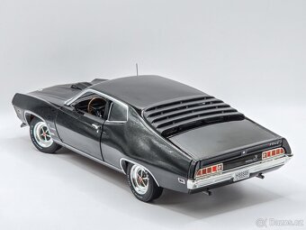 1970 Ford Torino Cobra 1:18 AutoWorld - 6