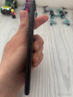 IPhone SE 2020 - 6