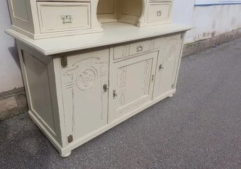 LUXUSNÍ STAROŽITNÁ KREDENC PO CELKOVÉ RENOVACI - 6