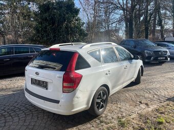 Prodám veškeré náhradní díly z KIA Ceed kombi 1,6 crdi 85kW - 6