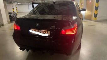 Difuzor zadního nárazníku BMW E60 E61 – Černý lesk - 6