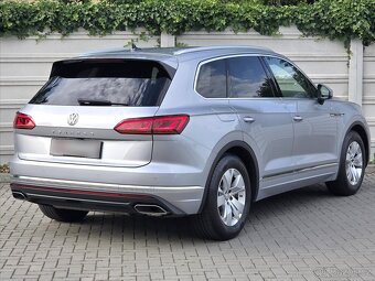 Volkswagen Touareg 3,0 TDi 210kW Atmosphere ČR 1.maj CR V6 8 - 6