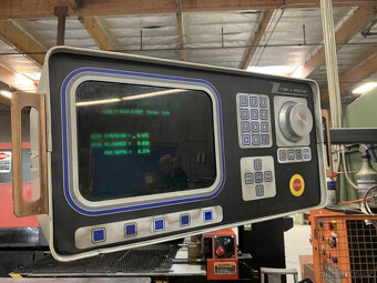 1996 - 110 tun x 10' Hydraulický ohraňovací lis Megobal PB  - 6