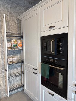 Masivní kuchyňská linka z výprodeje - 6