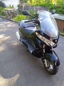 Suzuki Burgman 200 - 6