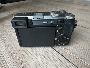 Sony A7C II + druha Sony Baterie + Nabijecka - 6