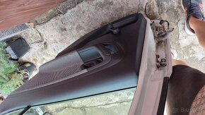 Škoda Fabia II hatchback zadní dveře L+P barva 1026 - 6