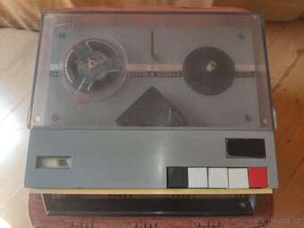 Přenosný magnetofon TESLA Uran - 6