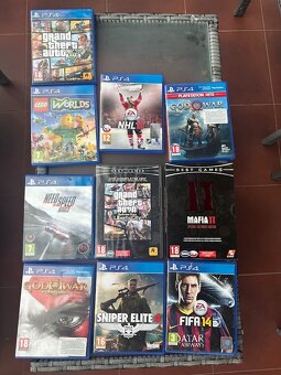 PlayStation 4 - 6