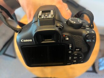 Zrcadlovka Canon EOS 1300D s vybavením - 6