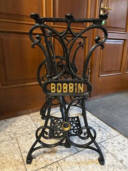 Litinové podstavce ze šicích strojů - 6