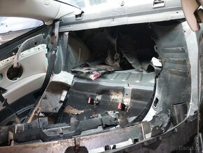 Peugeot 407 Coupé, typ motoru X8Z, 177kW - 6