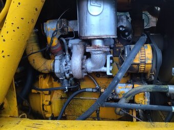 Traktorbagr JCB - 6