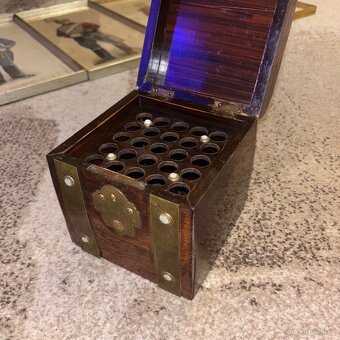 Dřevěná krabice na doutníky - 6