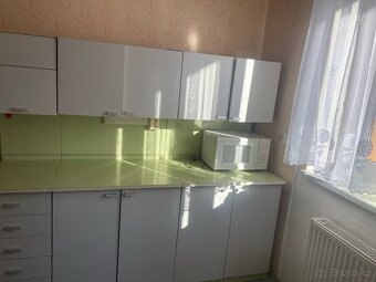 Daruji starší kuchyňský nábytek - 6
