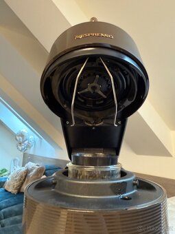 Nespresso Vertuo Next Brown Premium - v záruce - 6