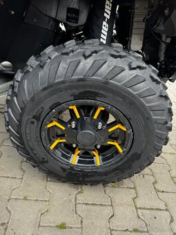 Kola Can-am r12 - 6