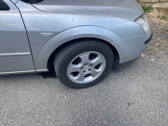 Ford Mondeo 2.0 96kw rok 2005 - 6