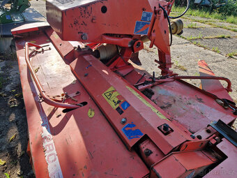 Čelní žací stroj KUHN FC280F - 6