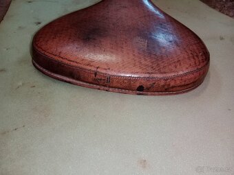 Sedlo Jawa Pérák - 6