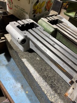 Prodám dílce k soustruhu MN 80 - 6